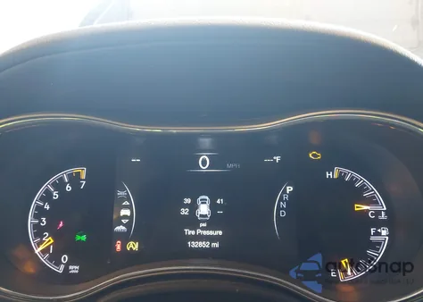 2018 Jeep Grand Cherokee Overland 4X4 z USA, uszkodzony, nr VIN 1C4RJFCG6JC504276